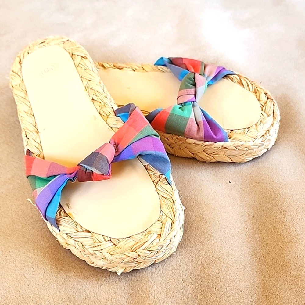 Summer straw slippers
